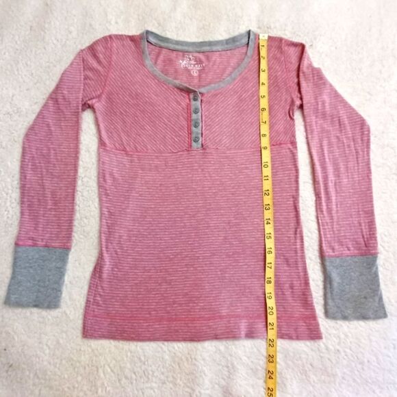 Old Navy long sleeve tee - Picture 5 of 6